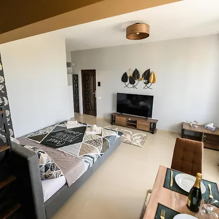 Beachside Studio Mamaia Nord Apartment *